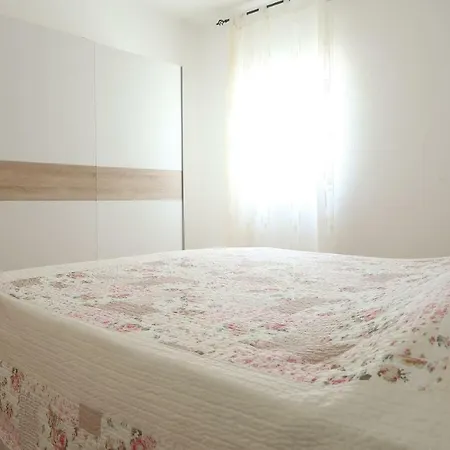 Apartamento Maras Primošten
