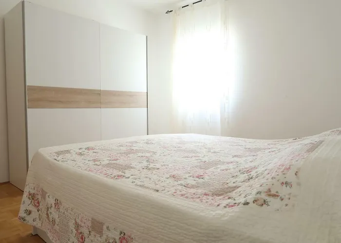 Appartement Maras Primošten